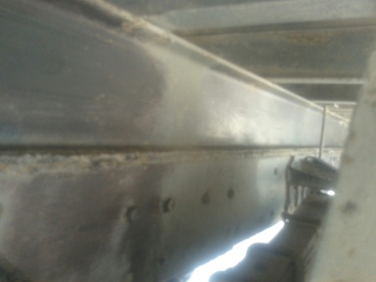 รถบรรทุก 6 ล้อ พื้นเรียบ  MITSUBISHI CANTER 115 แรงม้า  ปีจดทะเบียน 2547