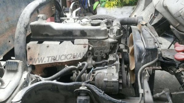 รถบรรทุก 6 ล้อ พื้นเรียบ  MITSUBISHI CANTER 115 แรงม้า  ปีจดทะเบียน 2547