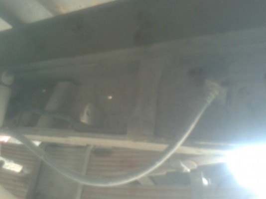 รถบรรทุก 6 ล้อ พื้นเรียบ  MITSUBISHI CANTER 115 แรงม้า  ปีจดทะเบียน 2547