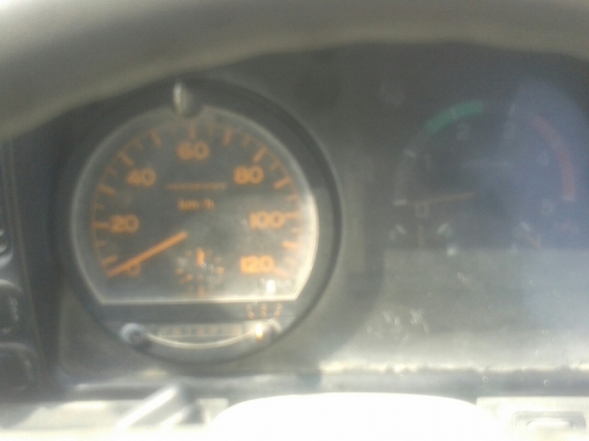 รถบรรทุก 6 ล้อ พื้นเรียบ  MITSUBISHI CANTER 115 แรงม้า  ปีจดทะเบียน 2547