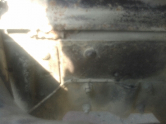 รถบรรทุก 6 ล้อ พื้นเรียบ  MITSUBISHI CANTER 115 แรงม้า  ปีจดทะเบียน 2547