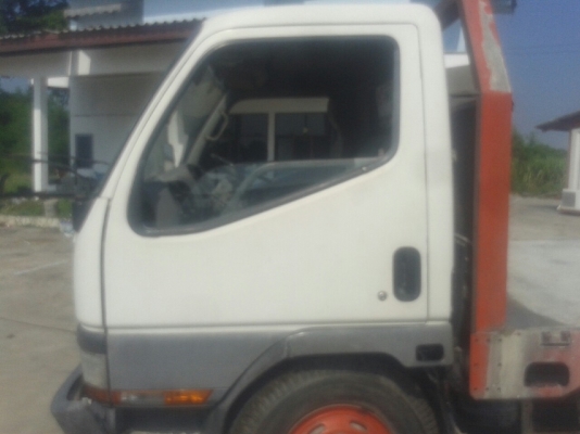 รถบรรทุก 6 ล้อ พื้นเรียบ  MITSUBISHI CANTER 115 แรงม้า  ปีจดทะเบียน 2547