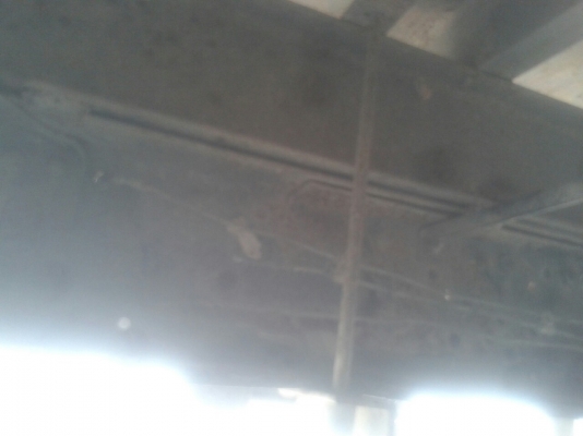 รถบรรทุก 6 ล้อ พื้นเรียบ  MITSUBISHI CANTER 115 แรงม้า  ปีจดทะเบียน 2547