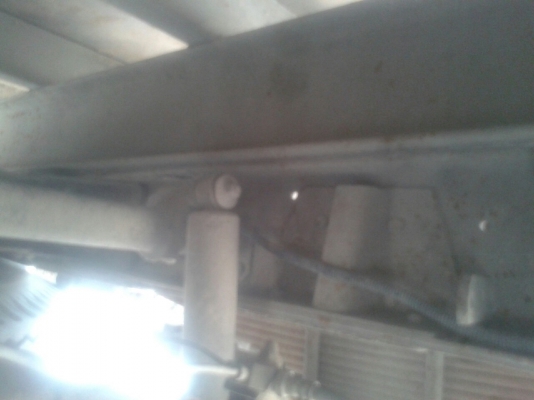 รถบรรทุก 6 ล้อ พื้นเรียบ  MITSUBISHI CANTER 115 แรงม้า  ปีจดทะเบียน 2547