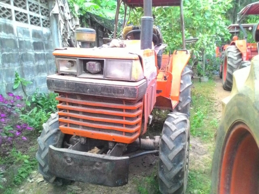 ขายรถไถ KUBOTA L1-20  2เพลา 20แรงม้า ราคา 75,000 รถอยู่ อ.แกลง จ.ระยอง สนใจสอบถามได้ ร้าน DC Tractor Rayong 0818618678,0899347475 มีหลายรถหลายรุ่นหลายขนาด หลายราคา บริการขนส่งทั่วไทย https://www.facebook.com/Tractors-Rayong-307154532717928/photos_stream?t