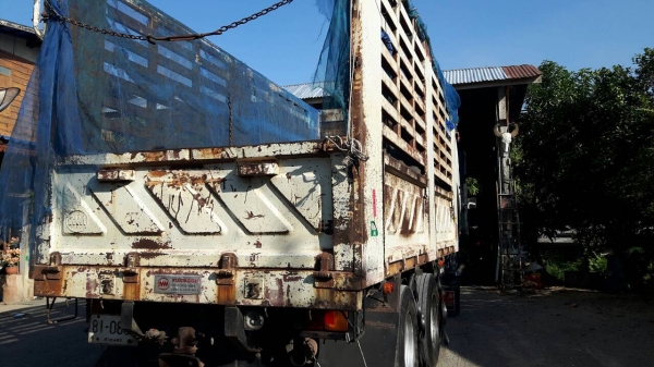 ขายครับ กระบะไม่ดั้ม สามมิตรตัวเป็นๆจากโรงงานครับ สีไม่สวยอย่างเดียว ไม่มีผุถ้าผุให้ฟรีเลย