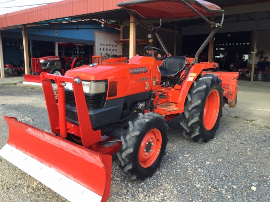 ขายรถไถคูโบต้า L3408แรง สวยๆพร้อมอุปกรณ์. สนใจโทรสอบถามได้