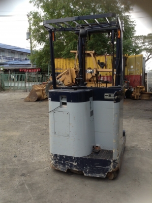 +++ ขายโฟล์คลิฟท์ไฟฟ้ายืนขับ    KOMATSU FBR 14-7  ขนาด  1.4  ตัน  เสา  4  เมตร    24 โวลต์  280  AH   (มีตู้ชาร์ทในตัว)   งา 1,220  มม.
