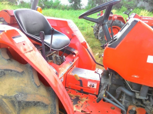 ขายรถไถ KUBOTA L3408 2เพลา พร้อมดันหน้า ผานพรวน  ราคา 200,000 รถอยู่ อ.แกลง จ.ระยอง สนใจสอบถามได้ ร้าน DC Tractor Rayong 0818618678,0899347475 มีหลายรถหลายรุ่นหลายขนาด หลายราคา บริการขนส่งทั่วไทย https://www.facebook.com/Tractors-Rayong-307154532717928/ph