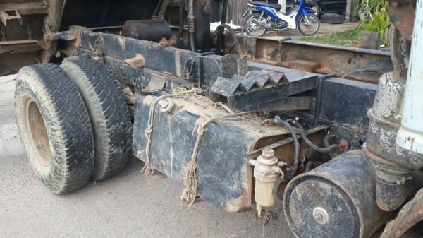 6  ล้อดั้มอีซูสุ    NKR    88  แรงม้า 3 คิว  เล่มพร้อม...พร้อมใช้งาน..