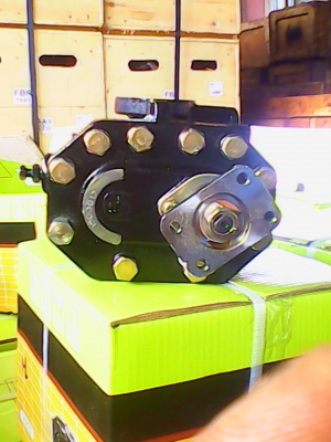 ขายปั้มปั้นดั้ม  6 ตัน kp75  ราคา 5500 บ โทร  0906208746  0920976322