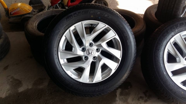 ขายล้อแม็กป้ายแดง Honda crv g4 mc 17"พร้อมยางปี15 สนใจติดต่อ ตาเล็ก ล้อและยาง 081-3747940