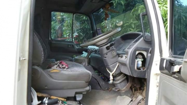 ขายดั้ม6ล้อ HINO เครื่อง145แรง รถสวยสภาพดี เอกสารพร้อมโอน ราคา470,000 สนใจโทร 090-8588220คุณนะ 093-3258446คุณบิว หรือเข้าดูสินค้าอื่นๆได้ที่ www.truck.in.th/498 หรือเพจFacebook ณรงค์ ซื้อขายรถมือสอง (เว็บไซต์ส่วนตัว) หรือFacebook ตลาดรถมือสอง คุณนะ