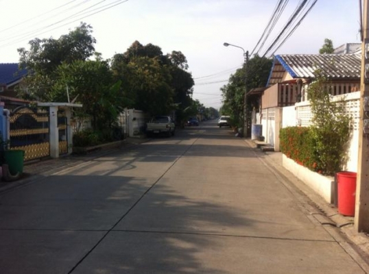 อพาท์เม้น 2 ชั้น มีคนเช่าเต็มทุกห้อง ทำเลดีมาก