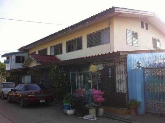 อพาท์เม้น 2 ชั้น มีคนเช่าเต็มทุกห้อง ทำเลดีมาก