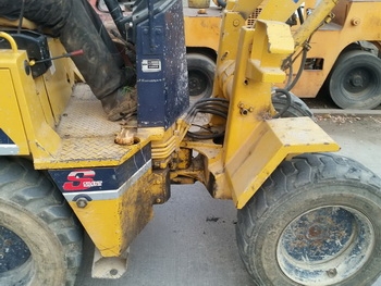 จัดวีดีโอมาให้ชมแล้วนะครับ รถตักล้อยาง KOMATSU WA20 แบบเอวอ่อน ขับเคลื่อน 4 ล้อ จัดวีดีโอมาให้ชมแล้วนะครับ รถตักล้อยาง KOMATSU WA20 แบบเอวอ่อน ขับเคลื่อน 4 ล้อ