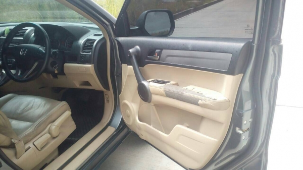 ขายรถสวยเข้าศูนย์ตลอด