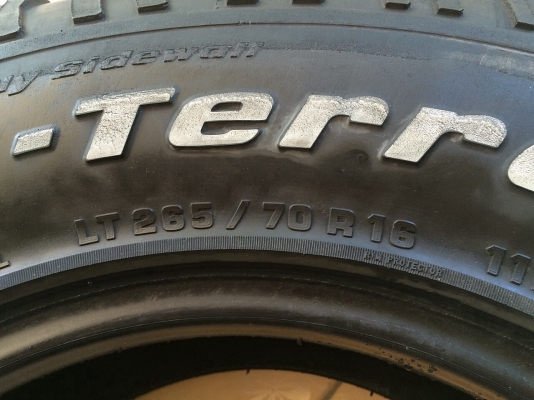 ขายยาง bf all 265/70/16. ปี11