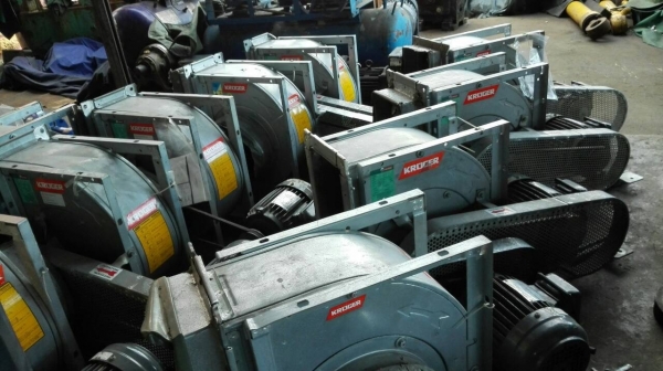 ** Sale ราคาพิเศษท้ายปี ** 5 ตัวสุดท้าย!! โบวเวอร์ KRUGER สภาพใหม่มากๆ 3/4 HP. 380V. พร้อมใช้งาน.