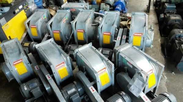 ** Sale ราคาพิเศษท้ายปี ** 5 ตัวสุดท้าย!! โบวเวอร์ KRUGER สภาพใหม่มากๆ 3/4 HP. 380V. พร้อมใช้งาน.