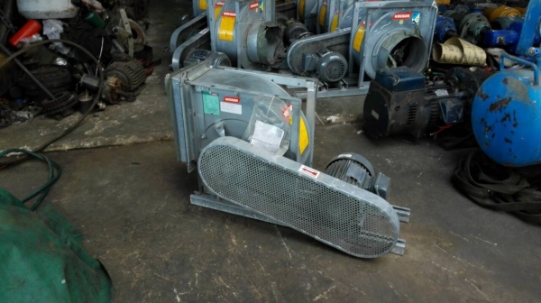 ** Sale ราคาพิเศษท้ายปี ** 5 ตัวสุดท้าย!! โบวเวอร์ KRUGER สภาพใหม่มากๆ 3/4 HP. 380V. พร้อมใช้งาน.