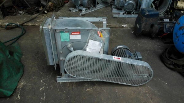 ** Sale ราคาพิเศษท้ายปี ** 5 ตัวสุดท้าย!! โบวเวอร์ KRUGER สภาพใหม่มากๆ 3/4 HP. 380V. พร้อมใช้งาน.