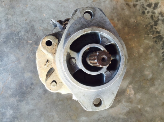 ขายปั้มไฮโดริก KOMATSU PC60 ขายปั้มไฮโดริก KOMATSU PC60