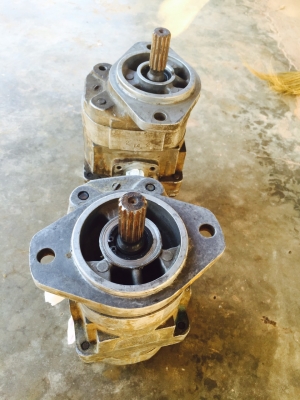 ขายปั้มไฮโดริก KOMATSU PC60