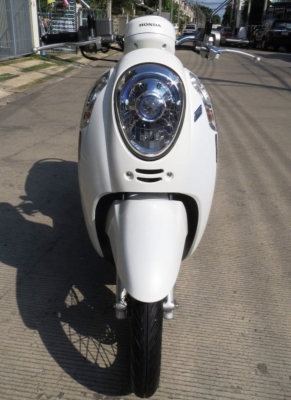 Honda Scoopy-I  2015 สวยใหม่มาก เดิมแท้ดี ไม่มีบิวด์