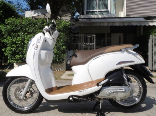 Honda Scoopy-I  2015 สวยใหม่มาก เดิมแท้ดี ไม่มีบิวด์