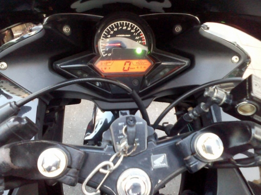 ขาย Honda CBR 150 i ปี 55 เครื่องดีเดิมๆ สภาพภายนอกดี ไม่โทรม เล่มพร้อมชุดโอน