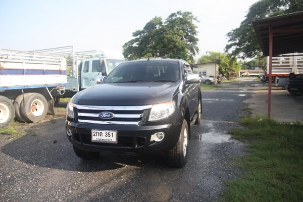 FORD 2.2 6 speed ปี 2013 ภานนอกเดิมสนิท ไม่เคยทำสี รถวิ่ง 80,000 ใช้งานปกติไม่มีปัญหา