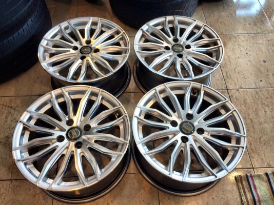 (แม็กมือ2 ขาย4วง3,900บ) ขอบ15"4รู100 ไม่คด ไม่ดุ่ง สีเดิมๆตามสภาพ โดนรวมสภาพดี