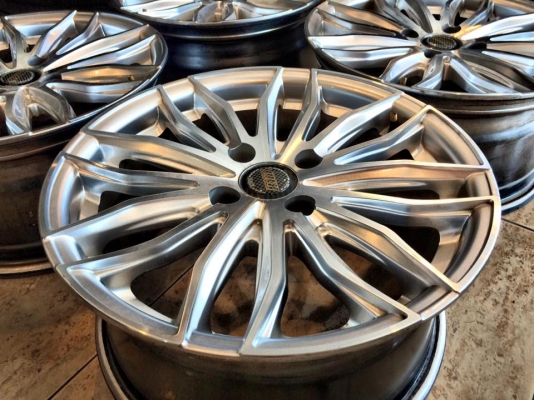 (แม็กมือ2 ขาย4วง3,900บ) ขอบ15"4รู100 ไม่คด ไม่ดุ่ง สีเดิมๆตามสภาพ โดนรวมสภาพดี