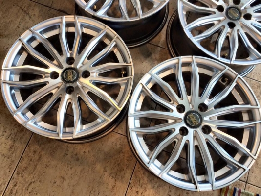 (แม็กมือ2 ขาย4วง3,900บ) ขอบ15"4รู100 ไม่คด ไม่ดุ่ง สีเดิมๆตามสภาพ โดนรวมสภาพดี