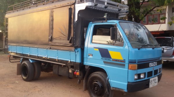 ขาย 6 ล้อ ISUZU NKR 110 **ลูกค้าพ่อทองสุข ประทุมสันต์ จ.มหาสารคาม มารับรถกลับบ้านเรียบร้อยแล้ว)***ขอบคุณคับ.... (ดาวน์ 118000 บาท) ใช้แค่บัตร+ ทะเบียนบ้าน ไม่เช็คเครดิต อนุมัติเลย เครื่องแน่นปึ๊กๆ แห้ง แรงดี (4BE1 ฝาดำยอดนิยม) ช่วงล่างน๊อตใหญ่ (เฟืองท้าย1