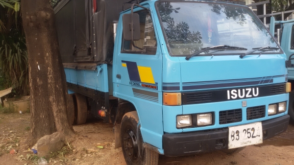 ขาย 6 ล้อ ISUZU NKR 110 **ลูกค้าพ่อทองสุข ประทุมสันต์ จ.มหาสารคาม มารับรถกลับบ้านเรียบร้อยแล้ว)***ขอบคุณคับ.... (ดาวน์ 118000 บาท) ใช้แค่บัตร+ ทะเบียนบ้าน ไม่เช็คเครดิต อนุมัติเลย เครื่องแน่นปึ๊กๆ แห้ง แรงดี (4BE1 ฝาดำยอดนิยม) ช่วงล่างน๊อตใหญ่ (เฟืองท้าย1 ขาย 6 ล้อ ISUZU NKR 110 **ลูกค้าพ่อทองสุข ประทุมสันต์ จ.มหาสารคาม มารับรถกลับบ้านเรียบร้อยแล้ว)***ขอบคุณคับ.... (ดาวน์ 118000 บาท) ใช้แค่บัตร+ ทะเบียนบ้าน ไม่เช็คเครดิต อนุมัติเลย เครื่องแน่นปึ๊กๆ แห้ง แรงดี (4BE1 ฝาดำยอดนิยม) ช่วงล่างน๊อตใหญ่ (เฟืองท้าย1