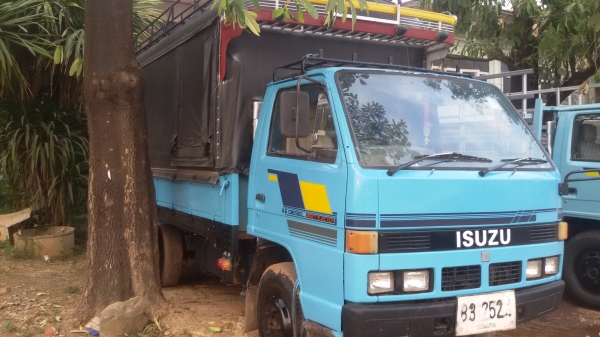 ขาย 6 ล้อ ISUZU NKR 110 **ลูกค้าพ่อทองสุข ประทุมสันต์ จ.มหาสารคาม มารับรถกลับบ้านเรียบร้อยแล้ว)***ขอบคุณคับ.... (ดาวน์ 118000 บาท) ใช้แค่บัตร+ ทะเบียนบ้าน ไม่เช็คเครดิต อนุมัติเลย เครื่องแน่นปึ๊กๆ แห้ง แรงดี (4BE1 ฝาดำยอดนิยม) ช่วงล่างน๊อตใหญ่ (เฟืองท้าย1 ขาย 6 ล้อ ISUZU NKR 110 **ลูกค้าพ่อทองสุข ประทุมสันต์ จ.มหาสารคาม มารับรถกลับบ้านเรียบร้อยแล้ว)***ขอบคุณคับ.... (ดาวน์ 118000 บาท) ใช้แค่บัตร+ ทะเบียนบ้าน ไม่เช็คเครดิต อนุมัติเลย เครื่องแน่นปึ๊กๆ แห้ง แรงดี (4BE1 ฝาดำยอดนิยม) ช่วงล่างน๊อตใหญ่ (เฟืองท้าย1