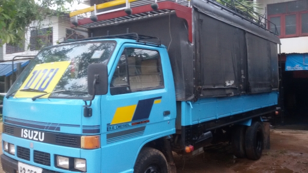 ขาย 6 ล้อ ISUZU NKR 110 **ลูกค้าพ่อทองสุข ประทุมสันต์ จ.มหาสารคาม มารับรถกลับบ้านเรียบร้อยแล้ว)***ขอบคุณคับ.... (ดาวน์ 118000 บาท) ใช้แค่บัตร+ ทะเบียนบ้าน ไม่เช็คเครดิต อนุมัติเลย เครื่องแน่นปึ๊กๆ แห้ง แรงดี (4BE1 ฝาดำยอดนิยม) ช่วงล่างน๊อตใหญ่ (เฟืองท้าย1 ขาย 6 ล้อ ISUZU NKR 110 **ลูกค้าพ่อทองสุข ประทุมสันต์ จ.มหาสารคาม มารับรถกลับบ้านเรียบร้อยแล้ว)***ขอบคุณคับ.... (ดาวน์ 118000 บาท) ใช้แค่บัตร+ ทะเบียนบ้าน ไม่เช็คเครดิต อนุมัติเลย เครื่องแน่นปึ๊กๆ แห้ง แรงดี (4BE1 ฝาดำยอดนิยม) ช่วงล่างน๊อตใหญ่ (เฟืองท้าย1