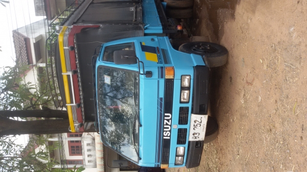 ขาย 6 ล้อ ISUZU NKR 110 **ลูกค้าพ่อทองสุข ประทุมสันต์ จ.มหาสารคาม มารับรถกลับบ้านเรียบร้อยแล้ว)***ขอบคุณคับ.... (ดาวน์ 118000 บาท) ใช้แค่บัตร+ ทะเบียนบ้าน ไม่เช็คเครดิต อนุมัติเลย เครื่องแน่นปึ๊กๆ แห้ง แรงดี (4BE1 ฝาดำยอดนิยม) ช่วงล่างน๊อตใหญ่ (เฟืองท้าย1 ขาย 6 ล้อ ISUZU NKR 110 **ลูกค้าพ่อทองสุข ประทุมสันต์ จ.มหาสารคาม มารับรถกลับบ้านเรียบร้อยแล้ว)***ขอบคุณคับ.... (ดาวน์ 118000 บาท) ใช้แค่บัตร+ ทะเบียนบ้าน ไม่เช็คเครดิต อนุมัติเลย เครื่องแน่นปึ๊กๆ แห้ง แรงดี (4BE1 ฝาดำยอดนิยม) ช่วงล่างน๊อตใหญ่ (เฟืองท้าย1