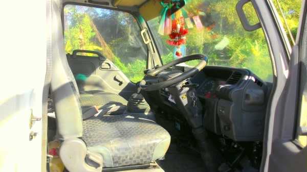 รถบรรทุก 6 ล้อ ISUZU NQR 145 แรง EURO-2