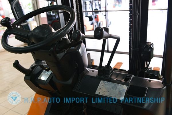 ขายรถโฟล์คลิฟท์มือสอง TOYOTA รุ่น7FD15-14165 ราคา xxx,xxx บาท นำเข้าจากประเทศญี่ปุ่น 100\% ไม่เคยใช้งานในไทย