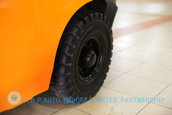 ขายรถโฟล์คลิฟท์มือสอง TOYOTA รุ่น7FD15-14165 ราคา xxx,xxx บาท นำเข้าจากประเทศญี่ปุ่น 100\% ไม่เคยใช้งานในไทย