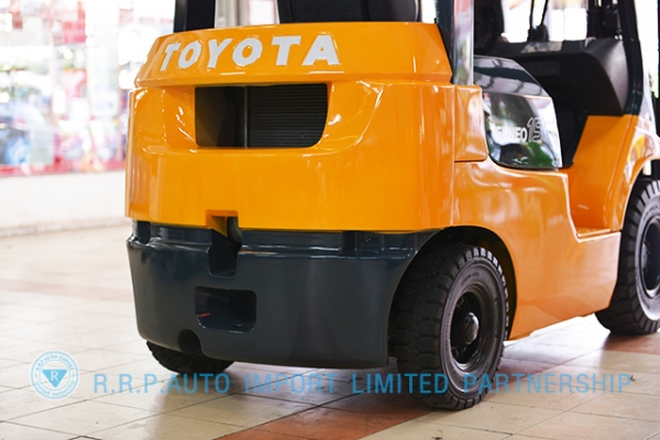 ขายรถโฟล์คลิฟท์มือสอง TOYOTA รุ่น7FD15-14165 ราคา xxx,xxx บาท นำเข้าจากประเทศญี่ปุ่น 100\% ไม่เคยใช้งานในไทย