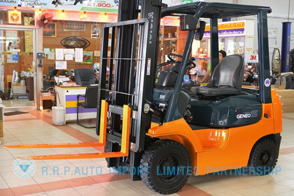 ขายรถโฟล์คลิฟท์มือสอง TOYOTA รุ่น7FD15-14165 ราคา xxx,xxx บาท นำเข้าจากประเทศญี่ปุ่น 100\% ไม่เคยใช้งานในไทย