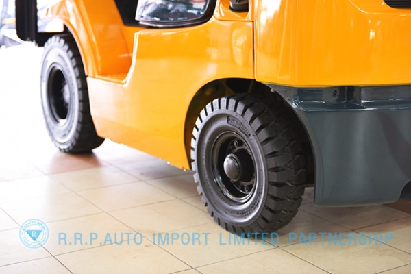 ขายรถโฟล์คลิฟท์มือสอง TOYOTA รุ่น7FD15-14165 ราคา xxx,xxx บาท นำเข้าจากประเทศญี่ปุ่น 100\% ไม่เคยใช้งานในไทย