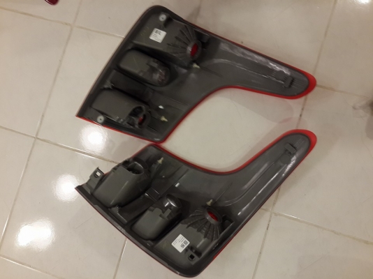 ขายโคมไฟหน้าไฟท้ายหลายรุ่นครับ สนใจโทรสอบถามได้ครับ 0830783405 โจ้