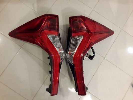 ขายโคมไฟหน้าไฟท้ายหลายรุ่นครับ สนใจโทรสอบถามได้ครับ 0830783405 โจ้