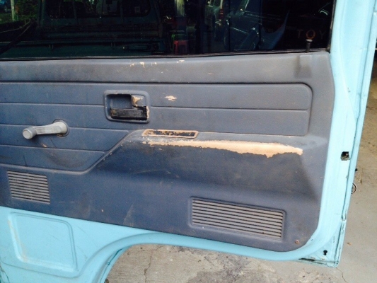 ขายอีซูซุปี 95 บรรทุก 4 ล้อกลาง ราคา 128,000 บาท ทะเบียนพร้อมโอน ภาษีปี 58 ติดต่อคุณเอ๋ 092-6356419