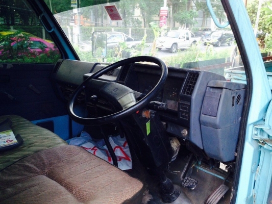 ขายอีซูซุปี 95 บรรทุก 4 ล้อกลาง ราคา 128,000 บาท ทะเบียนพร้อมโอน ภาษีปี 58 ติดต่อคุณเอ๋ 092-6356419